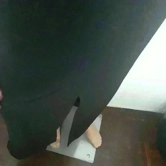 Sexy party/cocktail  office skirt fabric is very buttery soft, size medium - Picture 4 of 6